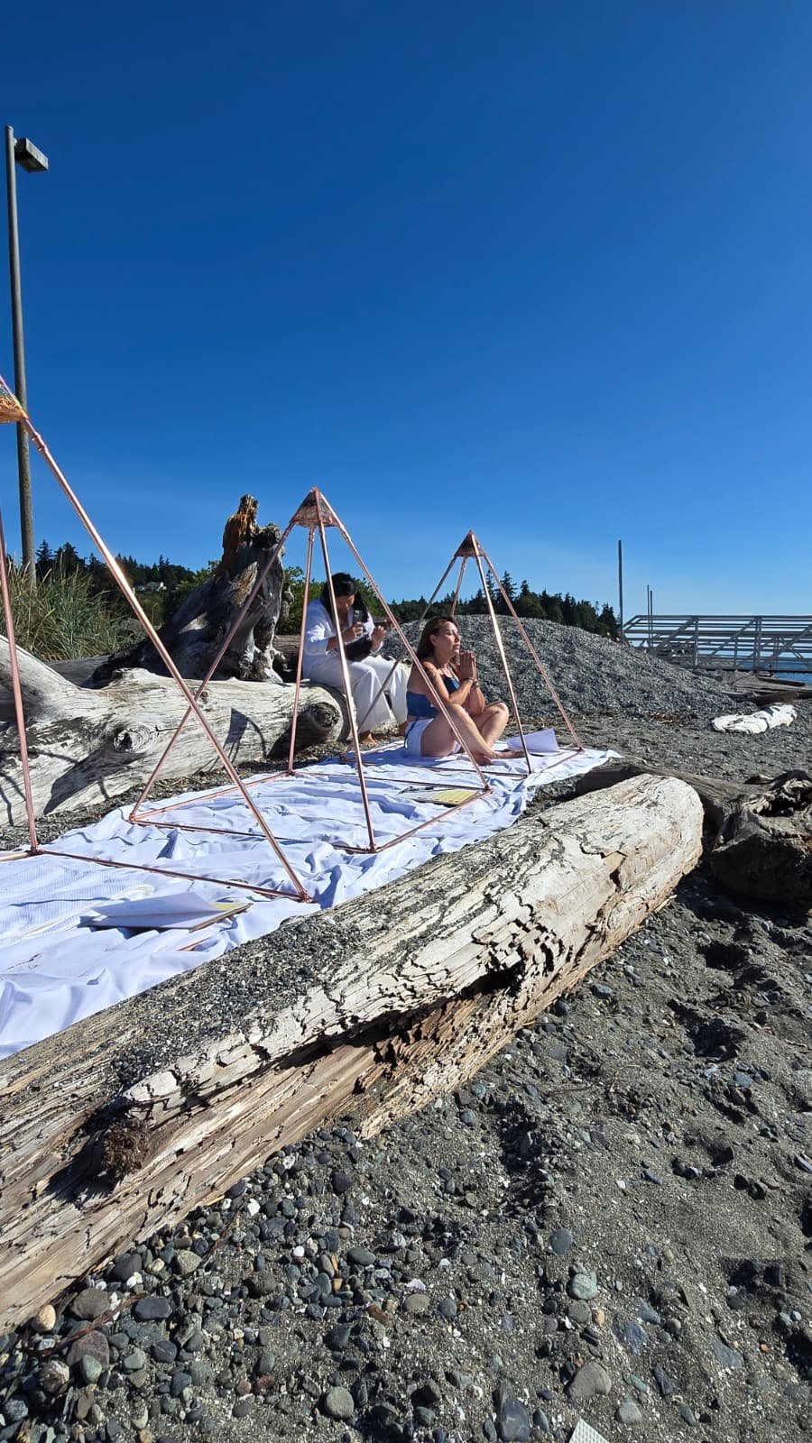 Monteluz copper pyramid frames