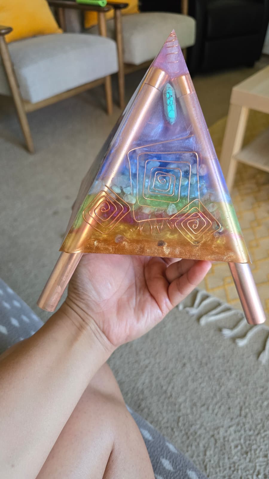 Monteluz resin pyramid with seven chakra stones